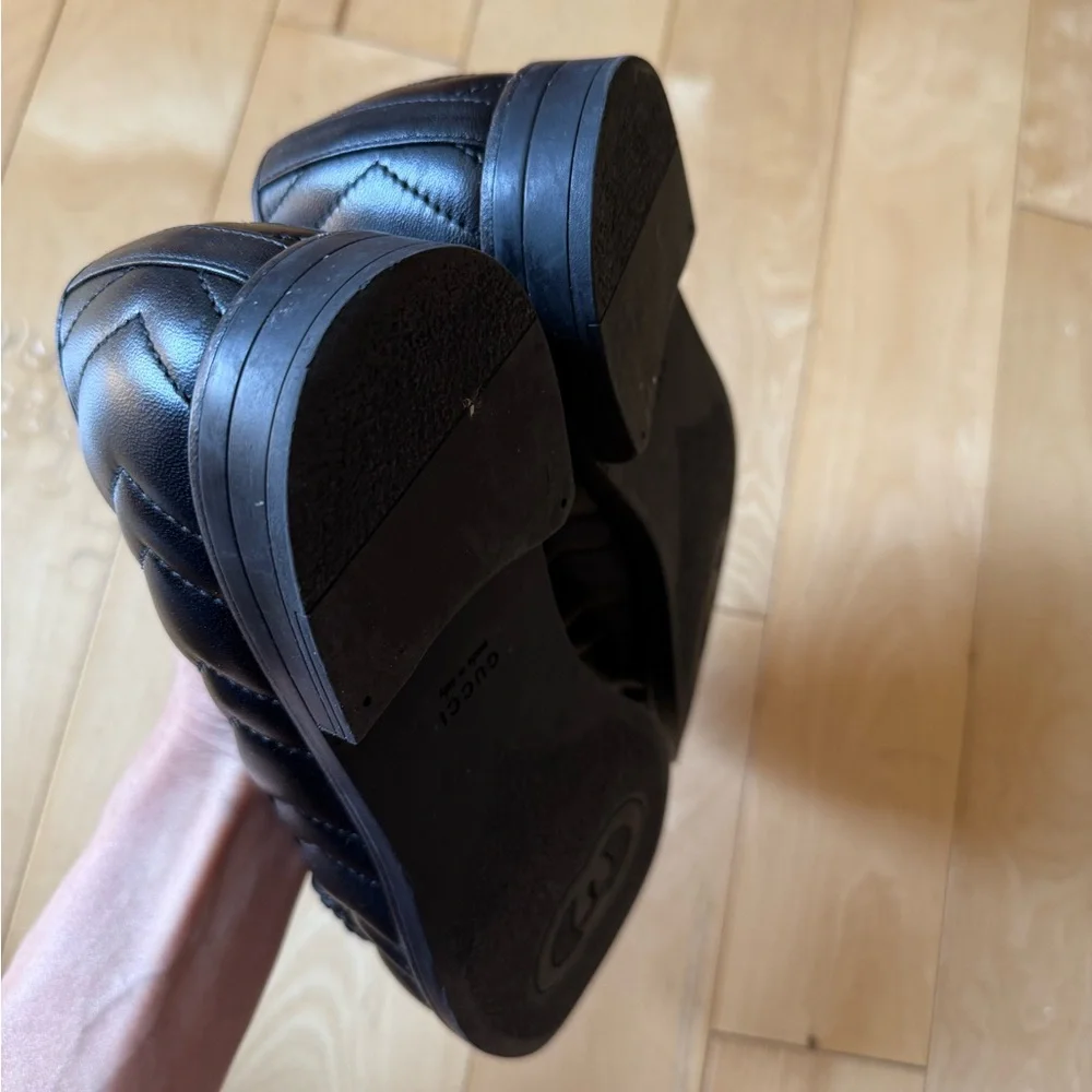 Gucci // black leather quilted loafers - Picture 4 of 9
